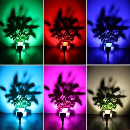 Bright Colour Changing 7 LED Solar Spot Light for Outdoor Garden Tree Landscape Decoration