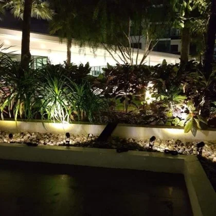 Outdoor Solar Spot Light 4-in-1 LED Garden Lawn Landscape Decoration